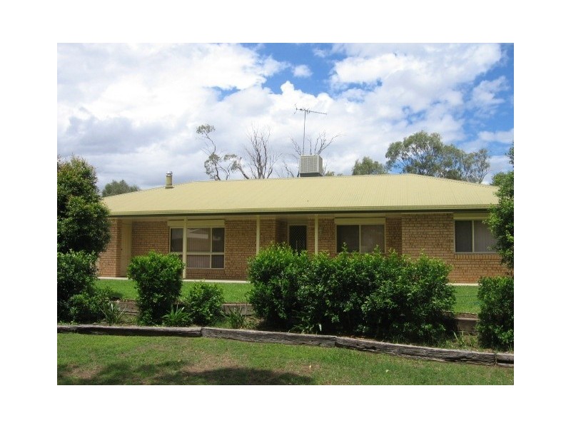 4 Callallie Avenue, Moree NSW 2400