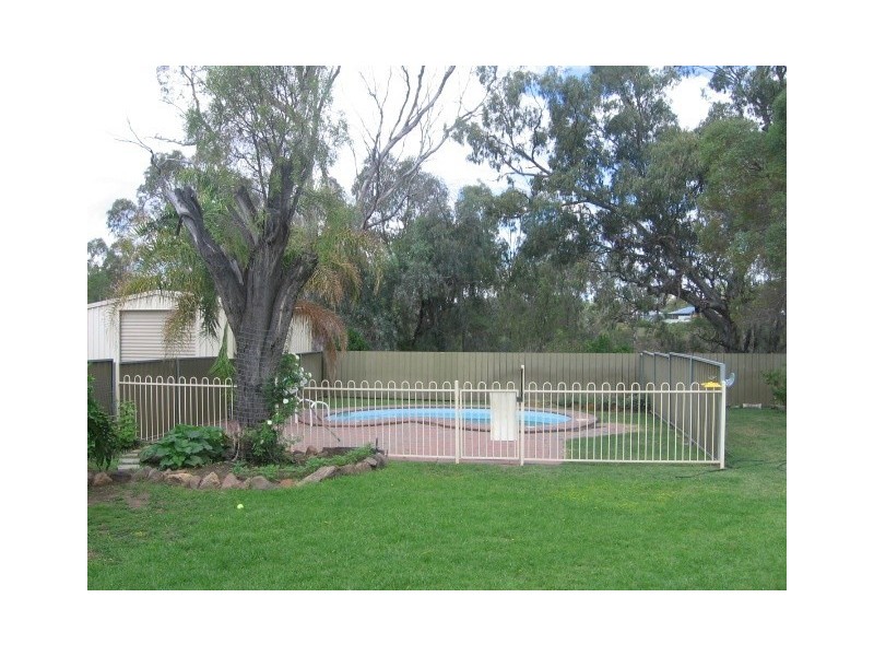 4 Callallie Avenue, Moree NSW 2400