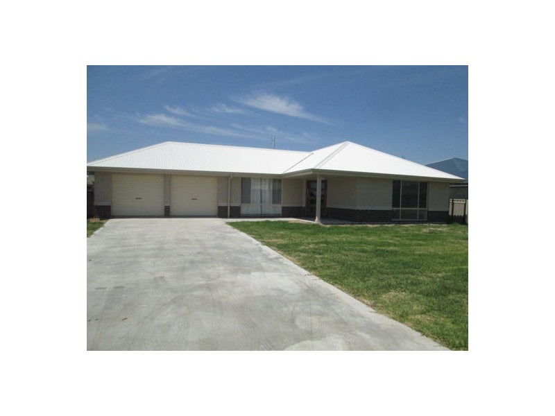 38 BOTTLEBRUSH DRIVE, Moree NSW 2400
