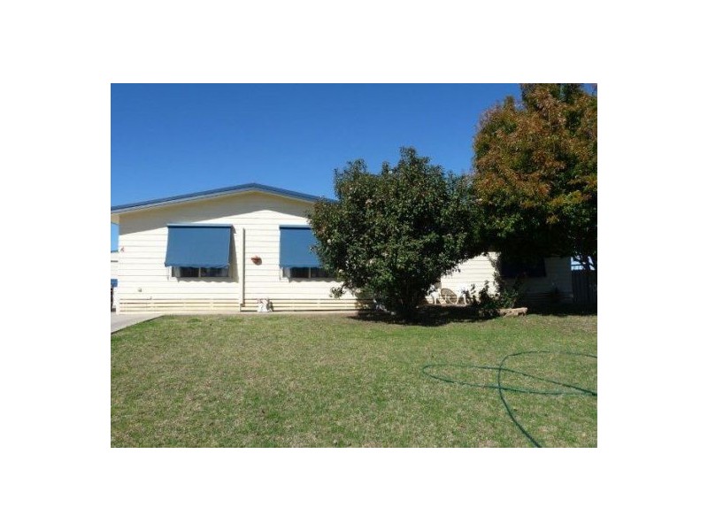 4 Willow Street, Moree NSW 2400