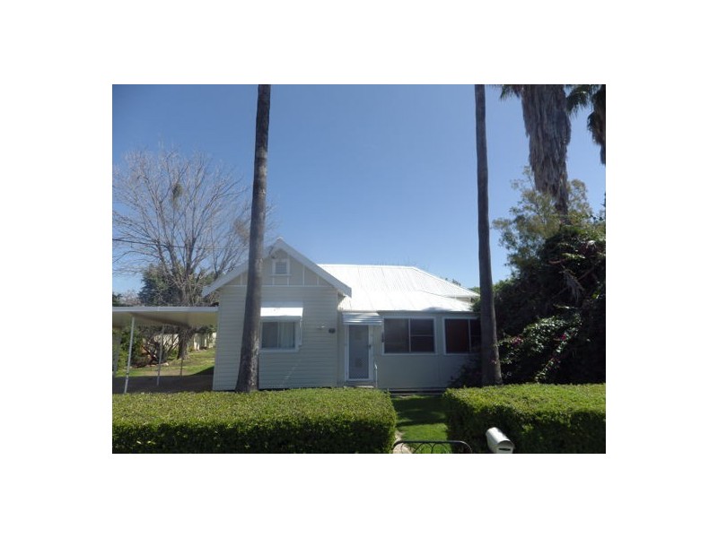 21 BELGRAVIA STREET, Moree NSW 2400