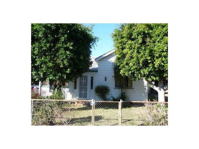 64 EDWARD ST, Moree NSW 2400