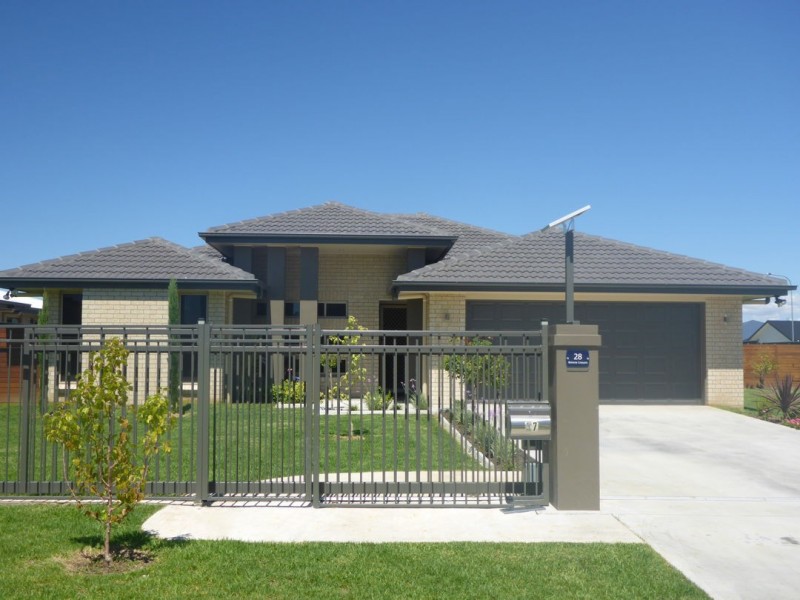 28 BOHENIA CRESCENT, Moree NSW 2400
