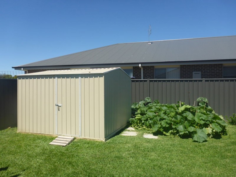 28 BOHENIA CRESCENT, Moree NSW 2400