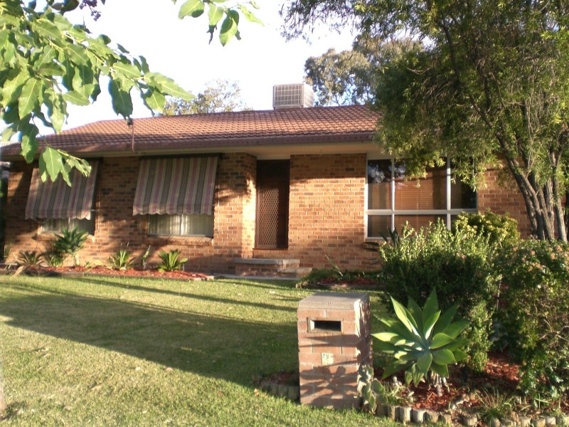 6 Helensvale Avenue, Moree NSW 2400