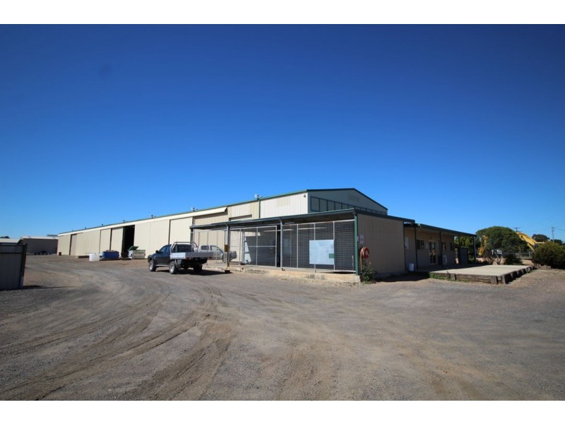 2 Ironbark Street, Moree NSW 2400