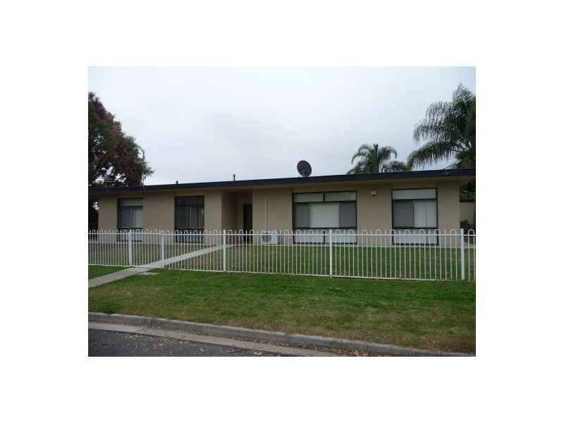 8 Delander Crescent, Moree NSW 2400