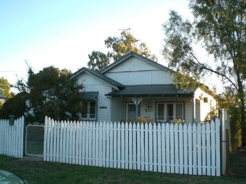 33 Oak Street, Moree NSW 2400