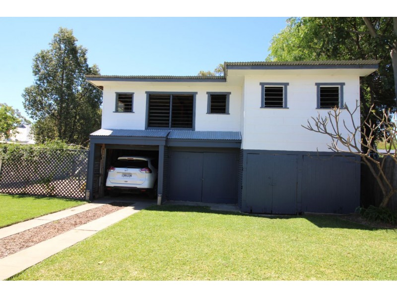 9 IRIS STREET, Moree NSW 2400