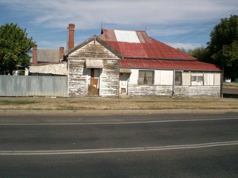 8 & 300-302  Alice/Morton Street, Moree NSW 2400