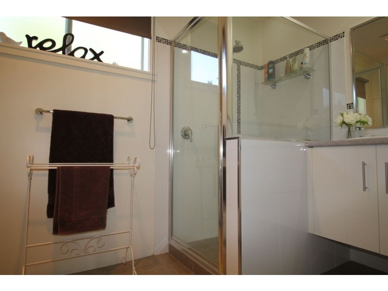 1 LORNA RAE AVENUE, Moree NSW 2400