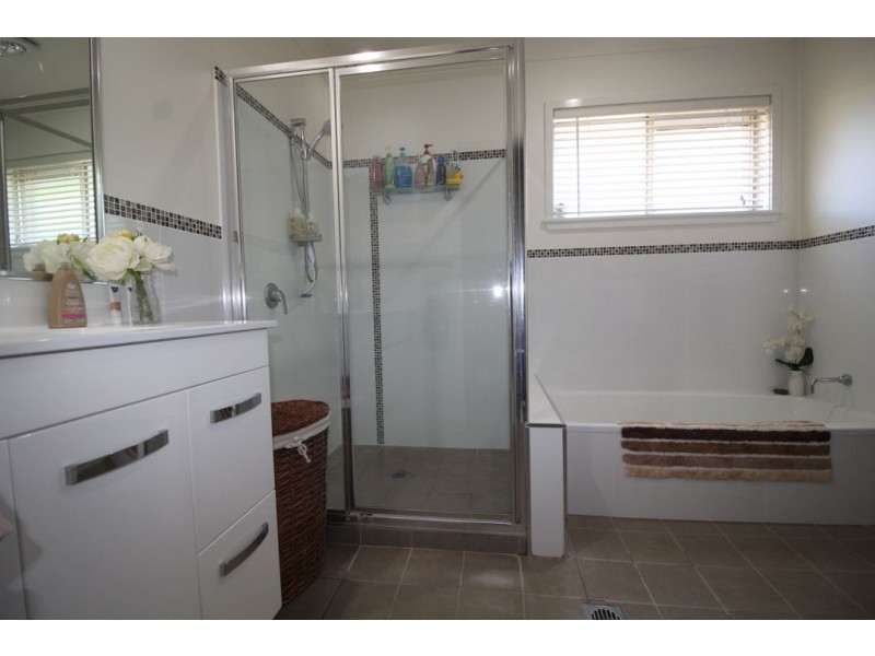 1 LORNA RAE AVENUE, Moree NSW 2400