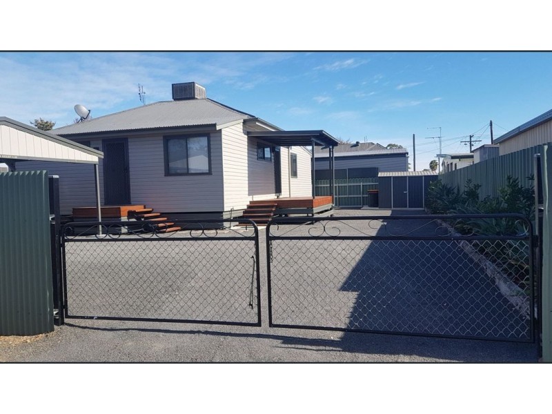 30A & 30B Mackenzie Street, Moree NSW 2400