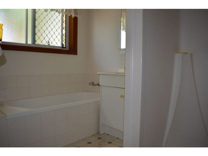 27 JACARANDA DRIVE, Moree NSW 2400