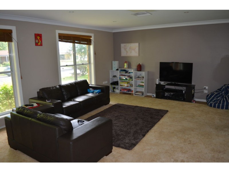 10 Myall Place, Moree NSW 2400