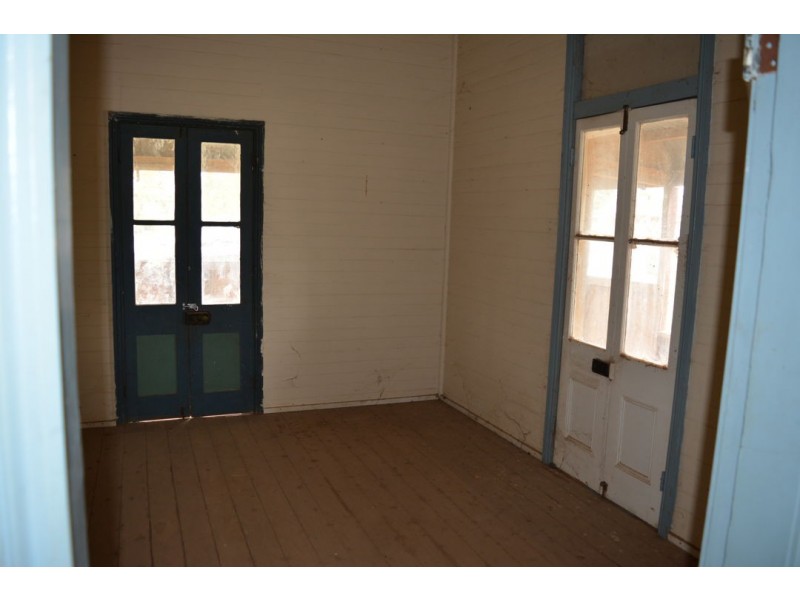 71 GOONDIWINDI STREET, Mungindi NSW 2406