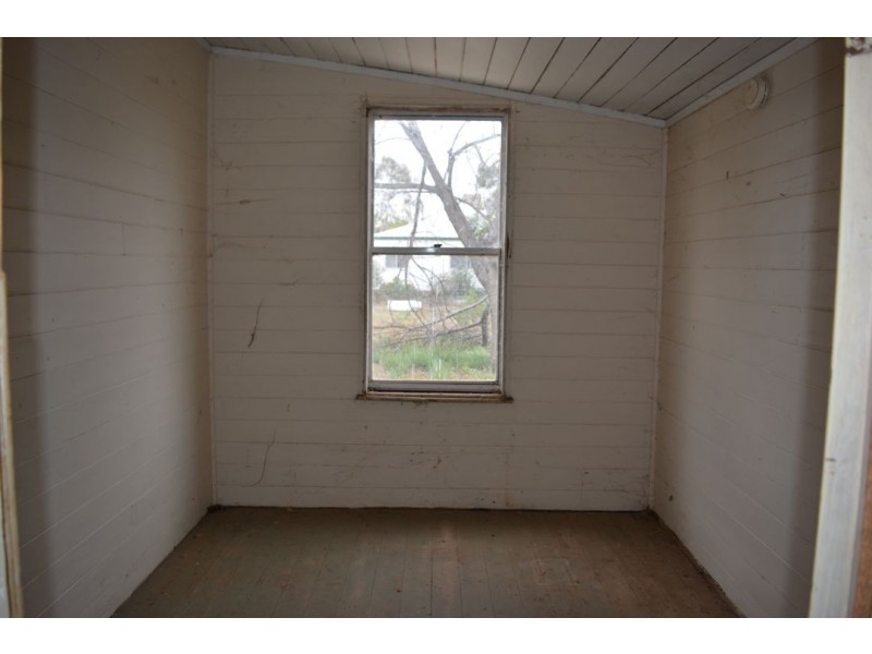 71 GOONDIWINDI STREET, Mungindi NSW 2406