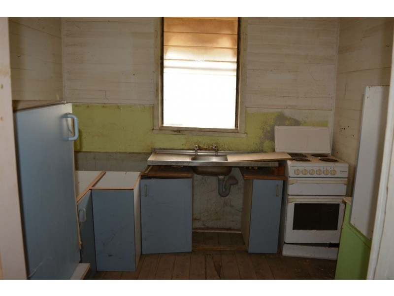 71 GOONDIWINDI STREET, Mungindi NSW 2406