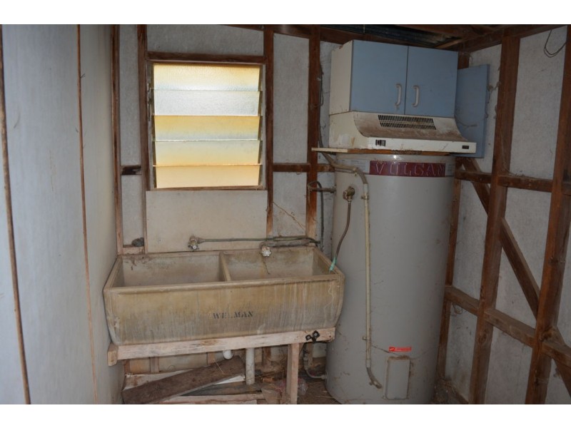 71 GOONDIWINDI STREET, Mungindi NSW 2406