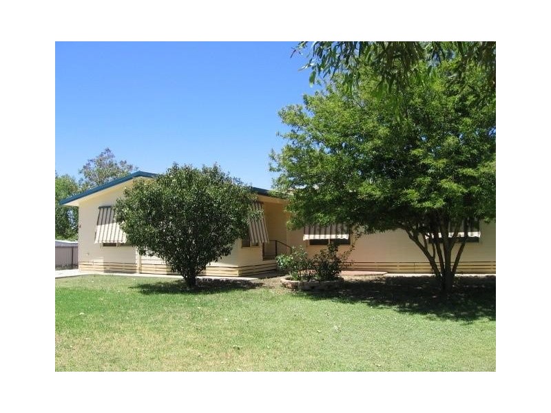 4 Willow Place, Moree NSW 2400