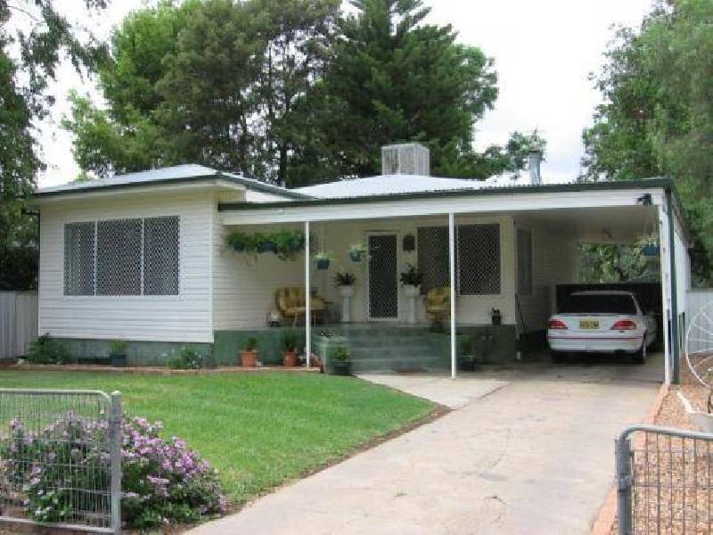 8 Drummond Street, Moree NSW 2400