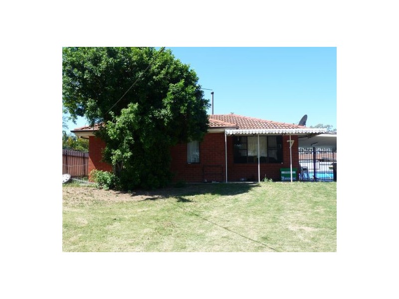 7 Cameron Place, Moree NSW 2400