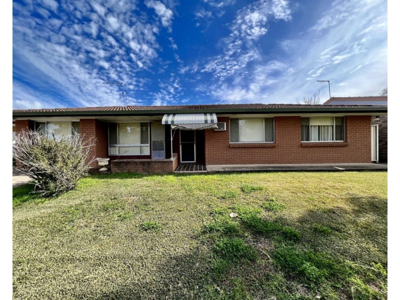 33 Kamilaroi Drive, Moree NSW 2400