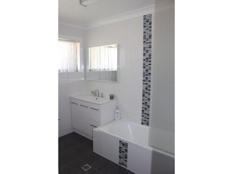 4 JACARANDA DRIVE, Moree NSW 2400