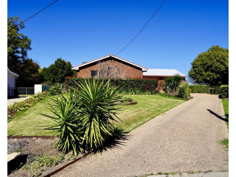 5 MYALL PLACE, Moree NSW 2400
