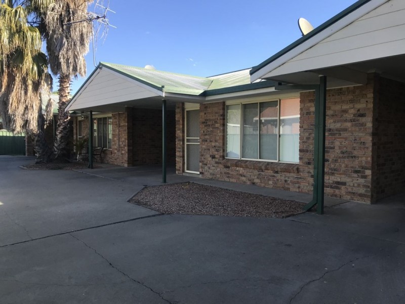 2 18a Jacaranda Drive, Moree NSW 2400