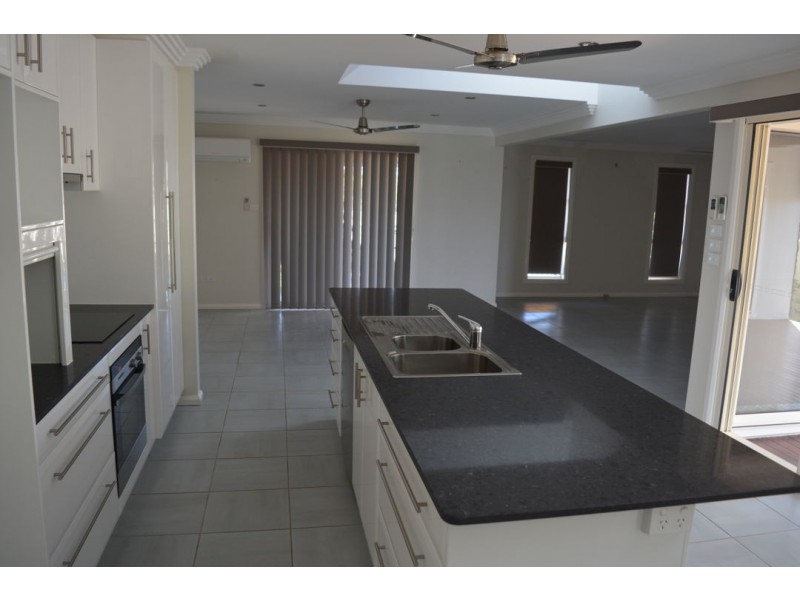 33 BOHENIA CRESCENT, Moree NSW 2400