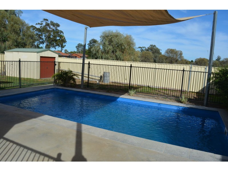 33 BOHENIA CRESCENT, Moree NSW 2400