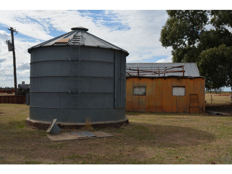“YULINGA” 93 STOCKMANS ROAD, Moree NSW 2400