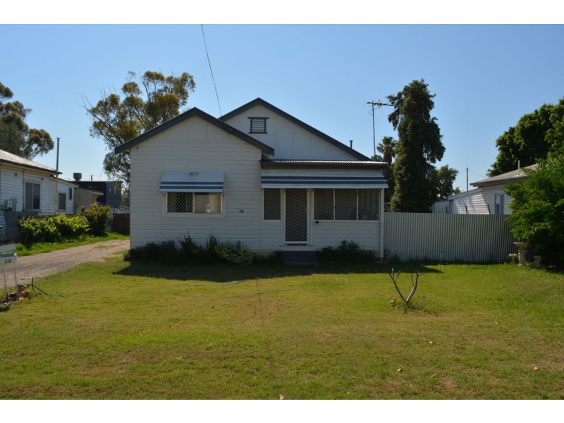 38 OAK STREET, Moree NSW 2400