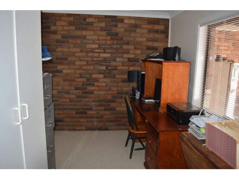 21 Iris Street, Moree NSW 2400