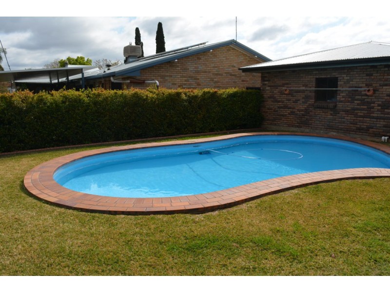21 Iris Street, Moree NSW 2400