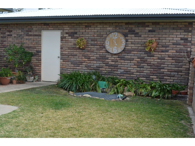 21 Iris Street, Moree NSW 2400