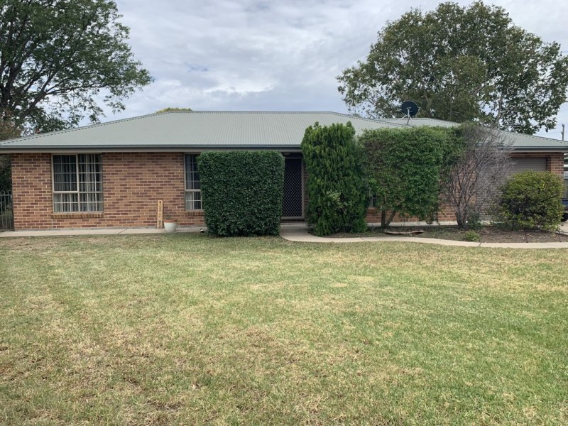 4 Mary Mackillop Place, Moree NSW 2400