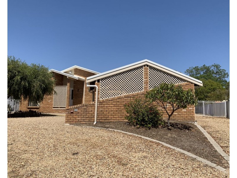 9 Willow Place, Moree NSW 2400
