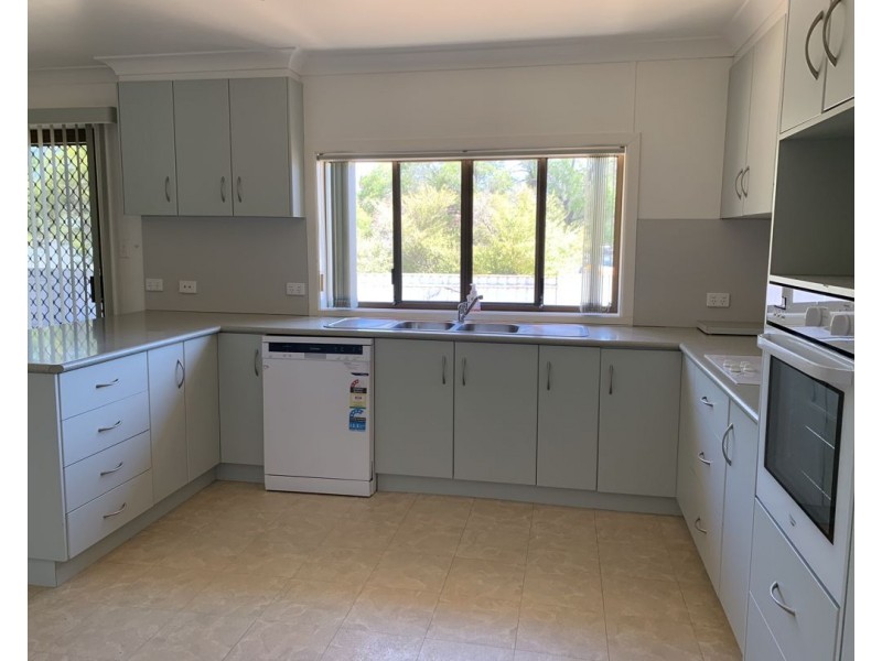 9 Willow Place, Moree NSW 2400