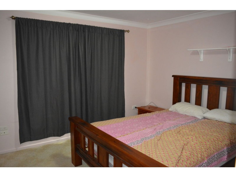 2 ROBERTSON AVENUE, Moree NSW 2400