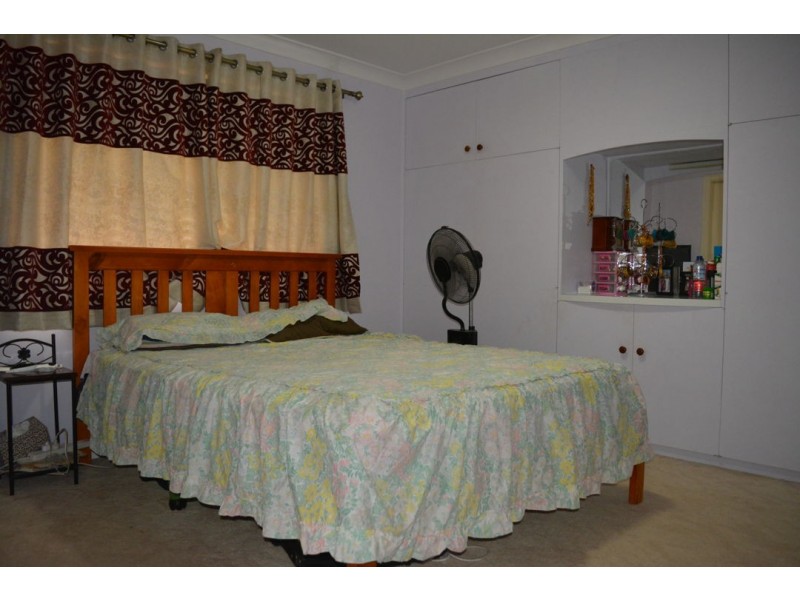 2 ROBERTSON AVENUE, Moree NSW 2400