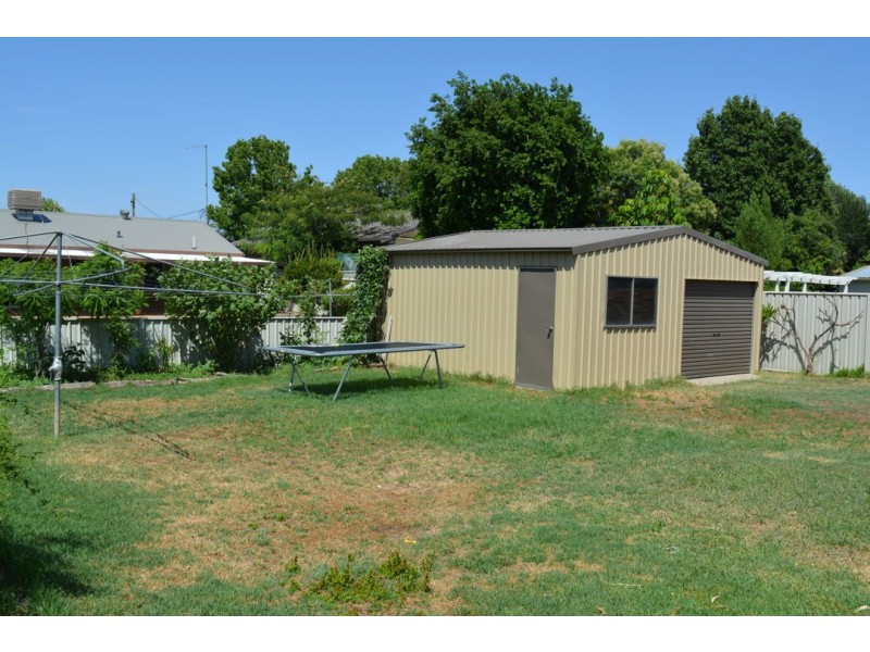 2 ROBERTSON AVENUE, Moree NSW 2400