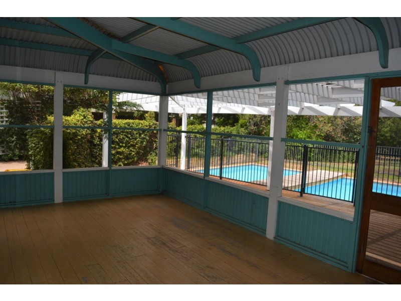 12 MERINDAH AVENUE, Moree NSW 2400