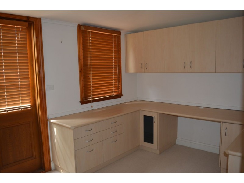 12 MERINDAH AVENUE, Moree NSW 2400