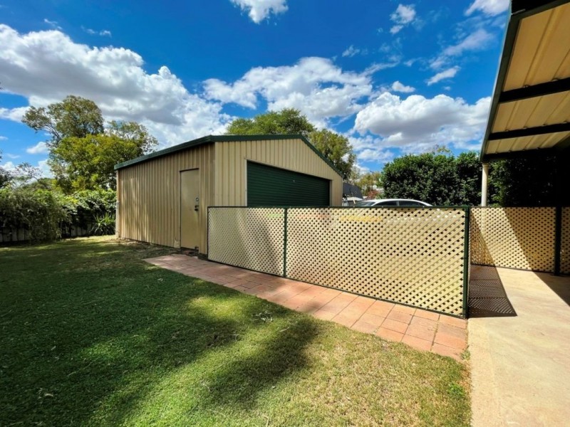 2 JULIA PLACE, Moree NSW 2400