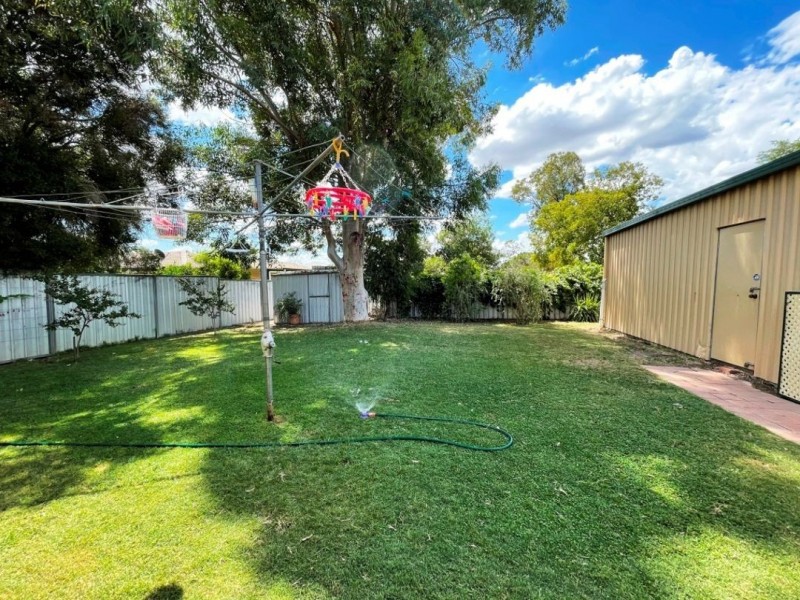2 JULIA PLACE, Moree NSW 2400