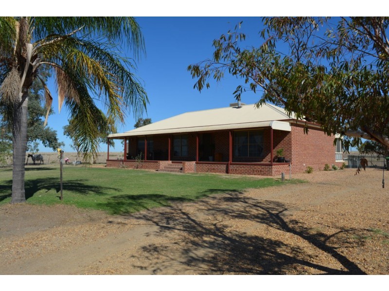 “SIKYLA PARK” 100 BARTON PLAINS ROAD, Moree NSW 2400