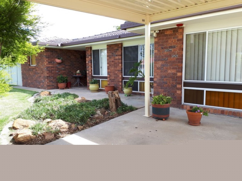 9 MAPLE AVENUE, Moree NSW 2400