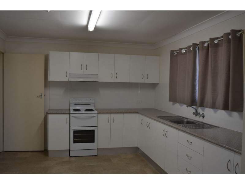 11 Hassell Street, Moree NSW 2400